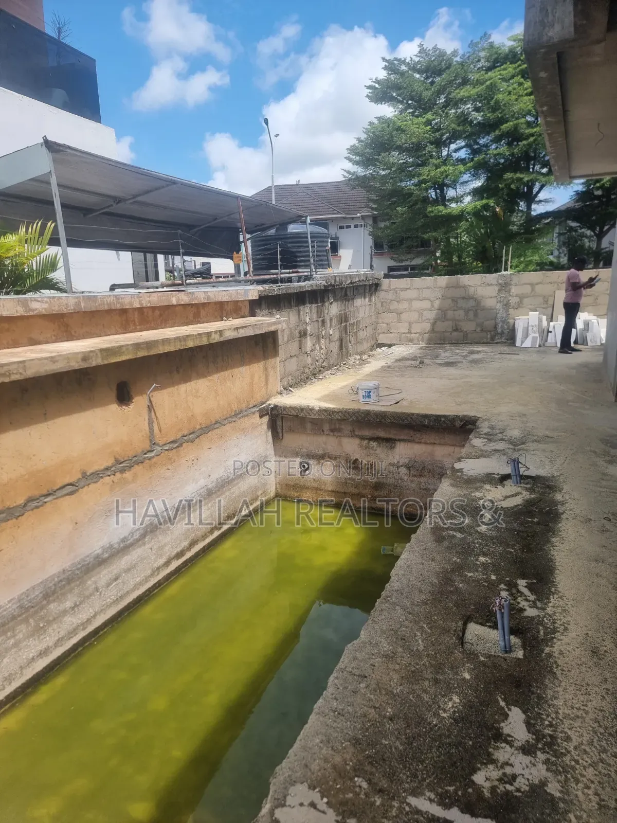 6bdrm Villa in Pinnock Beach Estate, Osapa london for sale