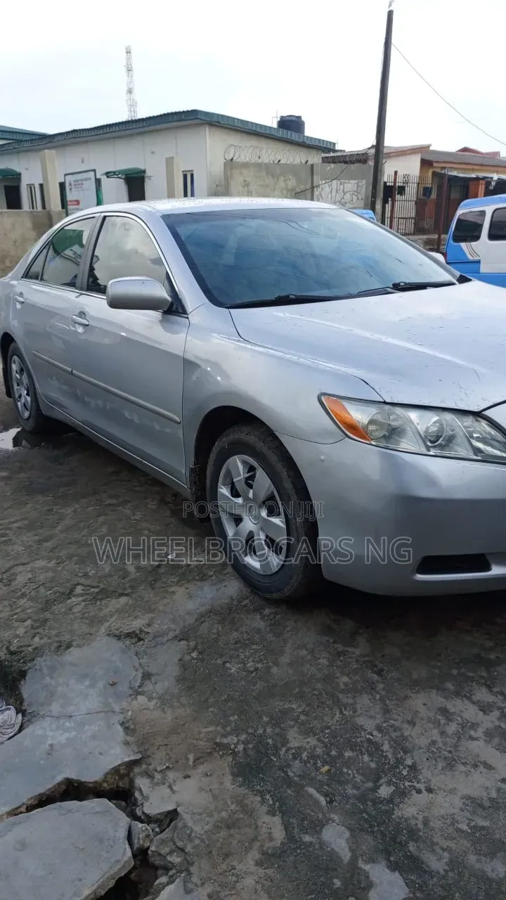 Toyota Camry LE 4dr Sedan (2.4L 4cyl 5A) 2007 Silver