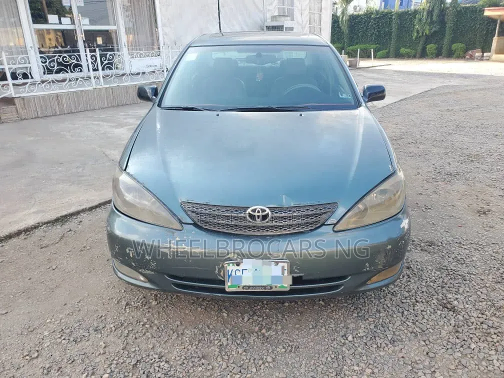 Toyota Camry XLE 4dr Sedan (2.4L 4cyl 4A) 2004 Blue