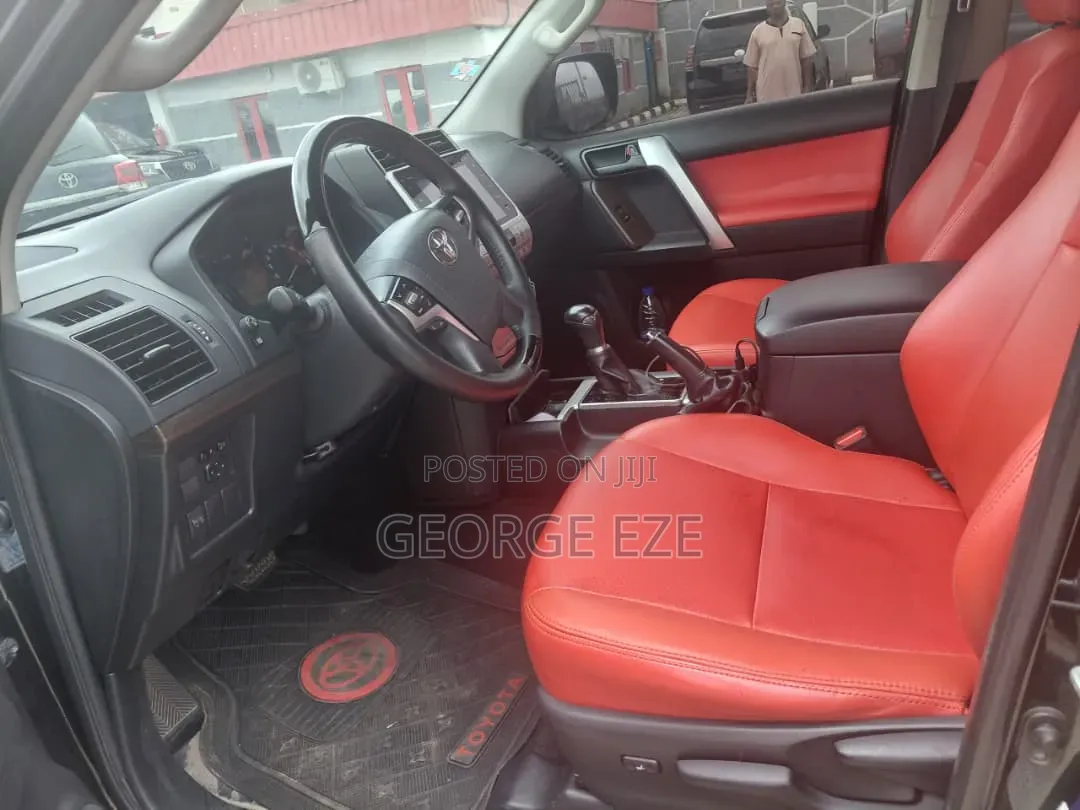 Toyota Land Cruiser Prado 2022 Black