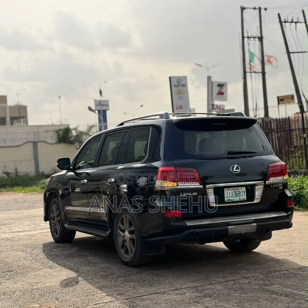 Lexus LX 570 2012 Black