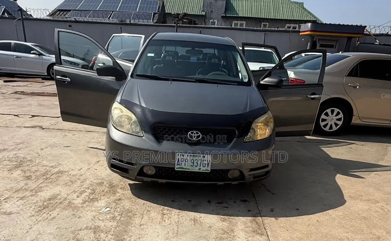 Toyota Matrix Standard FWD (1.8L 4cyl 5M) 2004 Gray