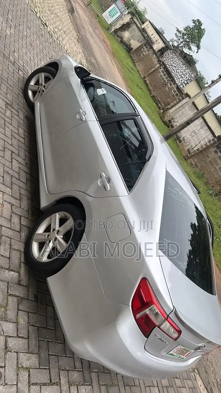 Toyota Camry SE 4dr Sedan (2.5L 4cyl 6A) 2014 Silver