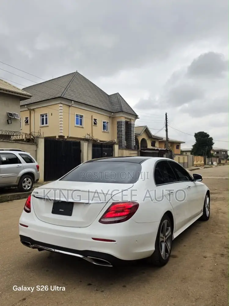 Mercedes-Benz E300 4Matic AWD Sedan (2.0L 4cyl 9A) 2017 White
