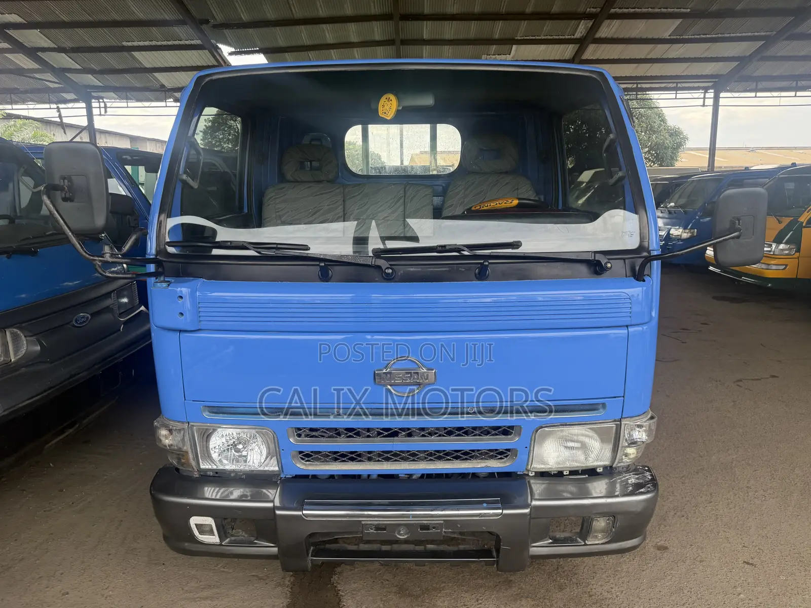 Foreign Used Nissan Cabster Carry Truck.