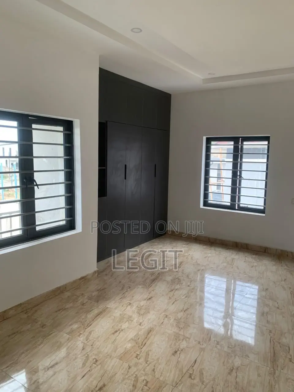 3bdrm Block of Flats in Lugbe District for sale