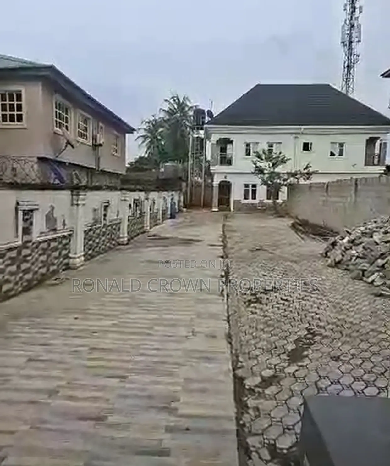 4bdrm Duplex in Ago Palace for sale