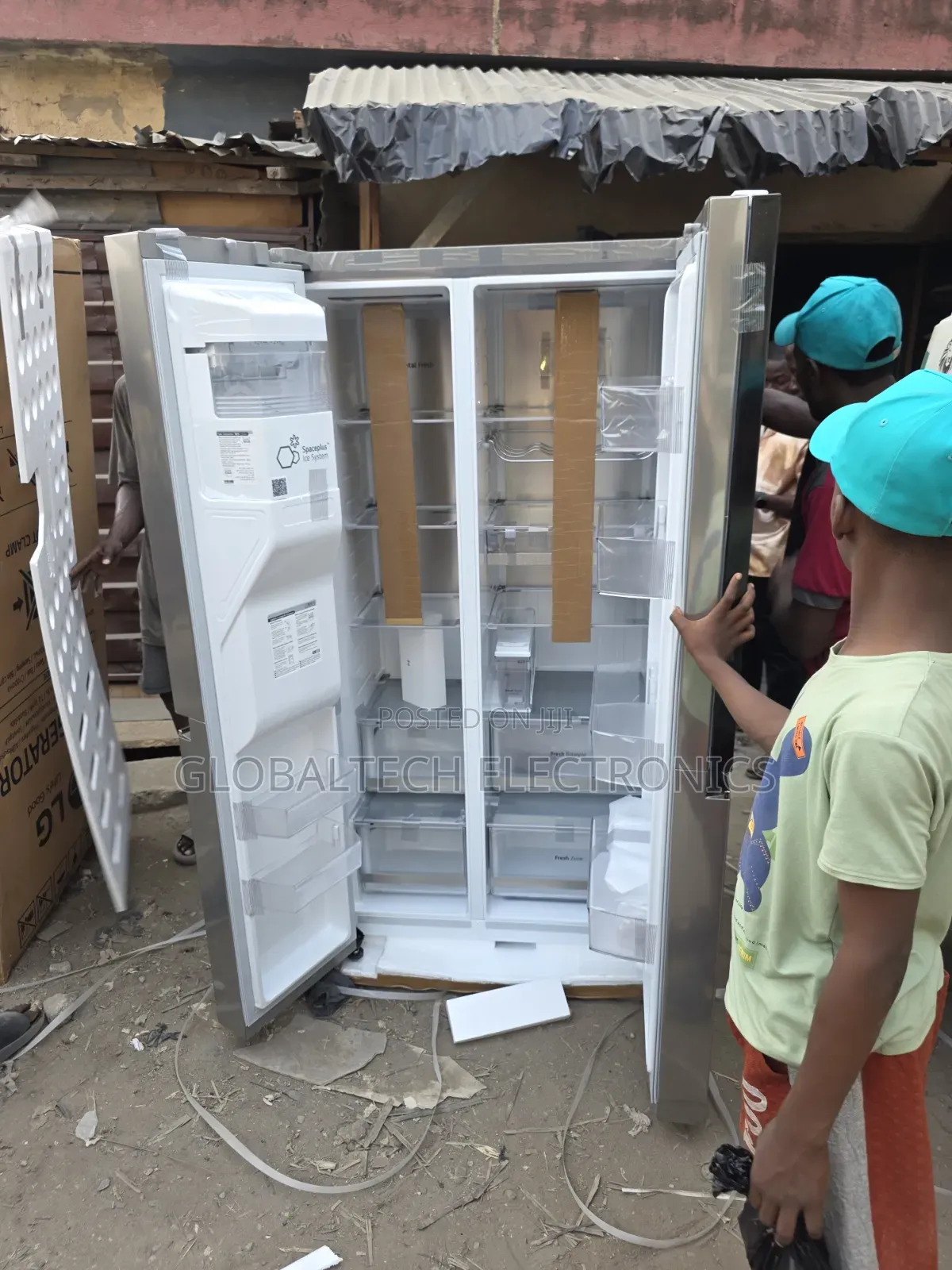 LG REF 257 CSES-X 674L InstaView SBS Fridge, Water & Ice Dispenser