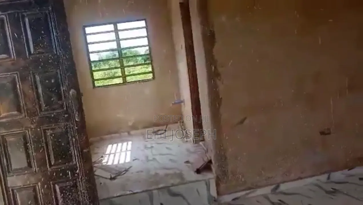 2bdrm Block of Flats in Property Link, Benin City for sale