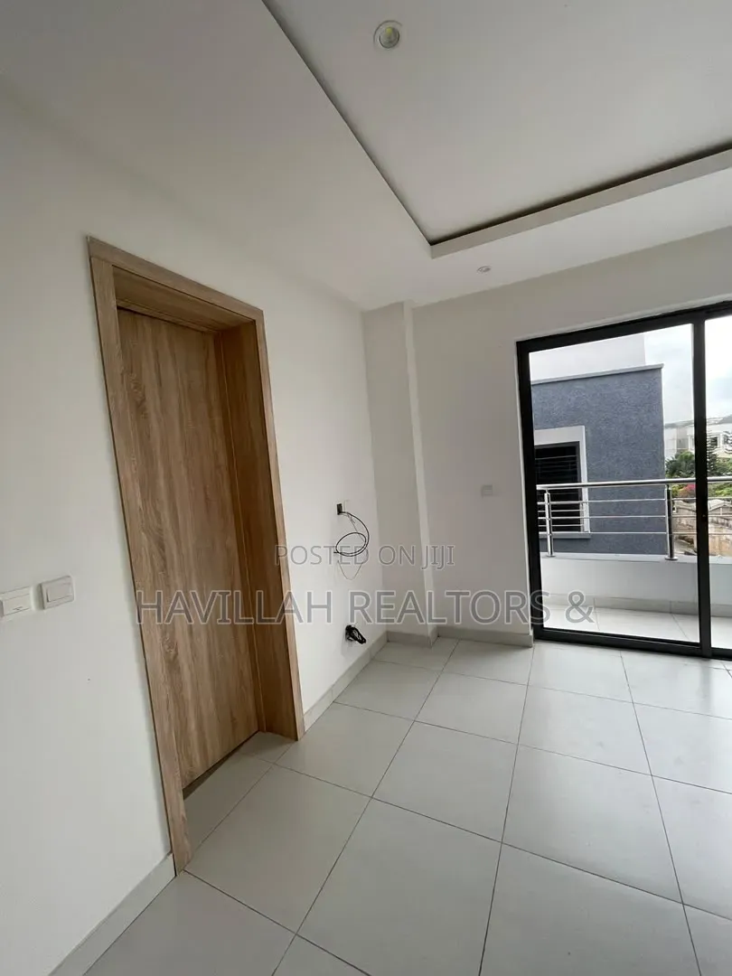 4bdrm Duplex in Opebi for sale