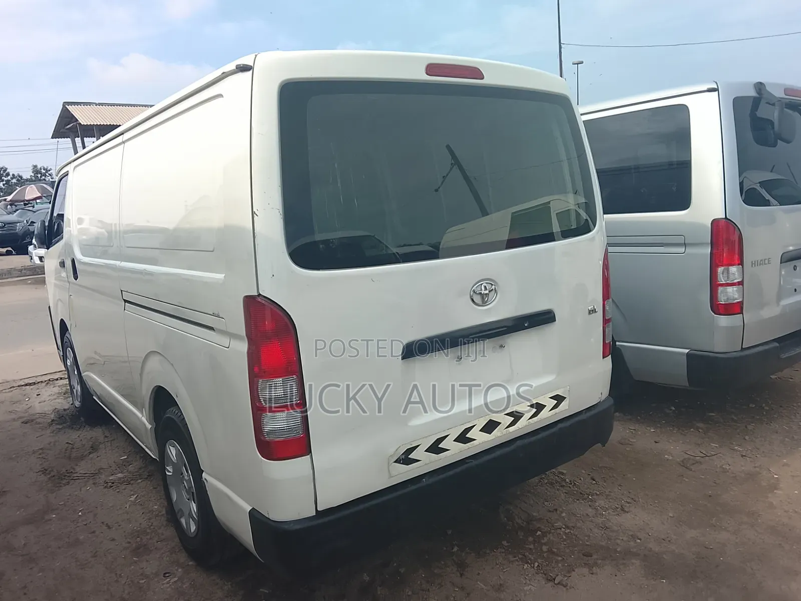 Toyota HiAce 2015 White
