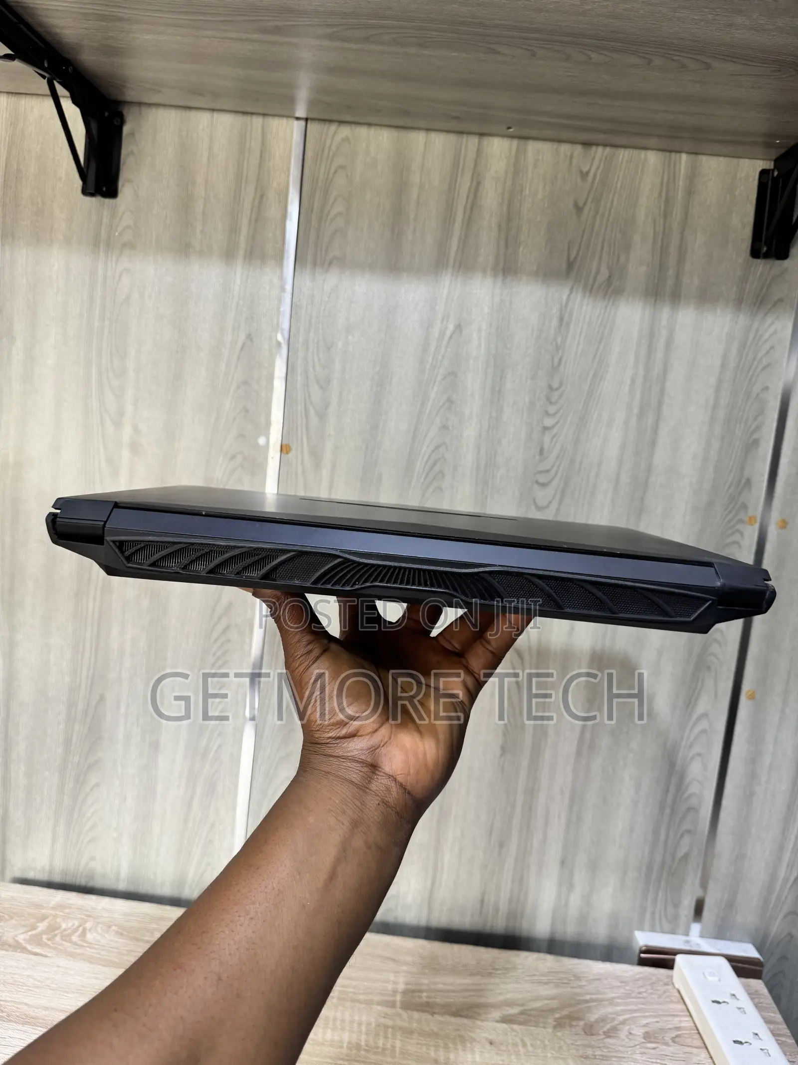 Laptop Clevo N960TP6 12GB Intel Core i5 HDD+SSD 500GB