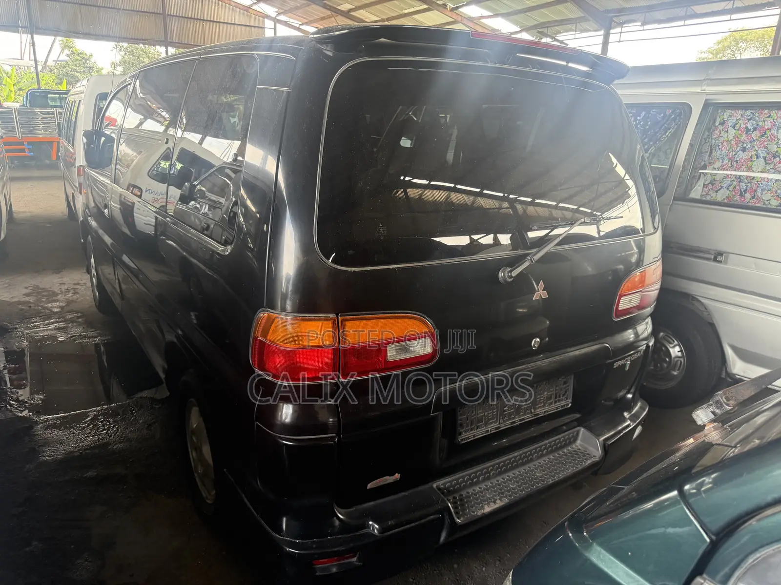 Mitsubishi L300 2007 Black