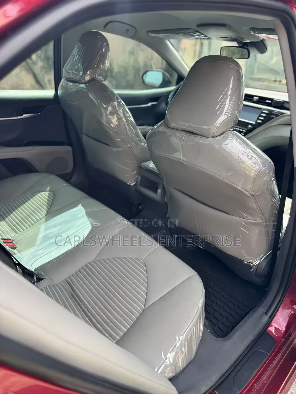 Toyota Camry SE FWD (2.5L 4cyl 8AM) 2018 Red