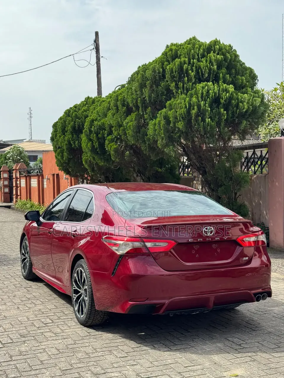Toyota Camry SE FWD (2.5L 4cyl 8AM) 2018 Red