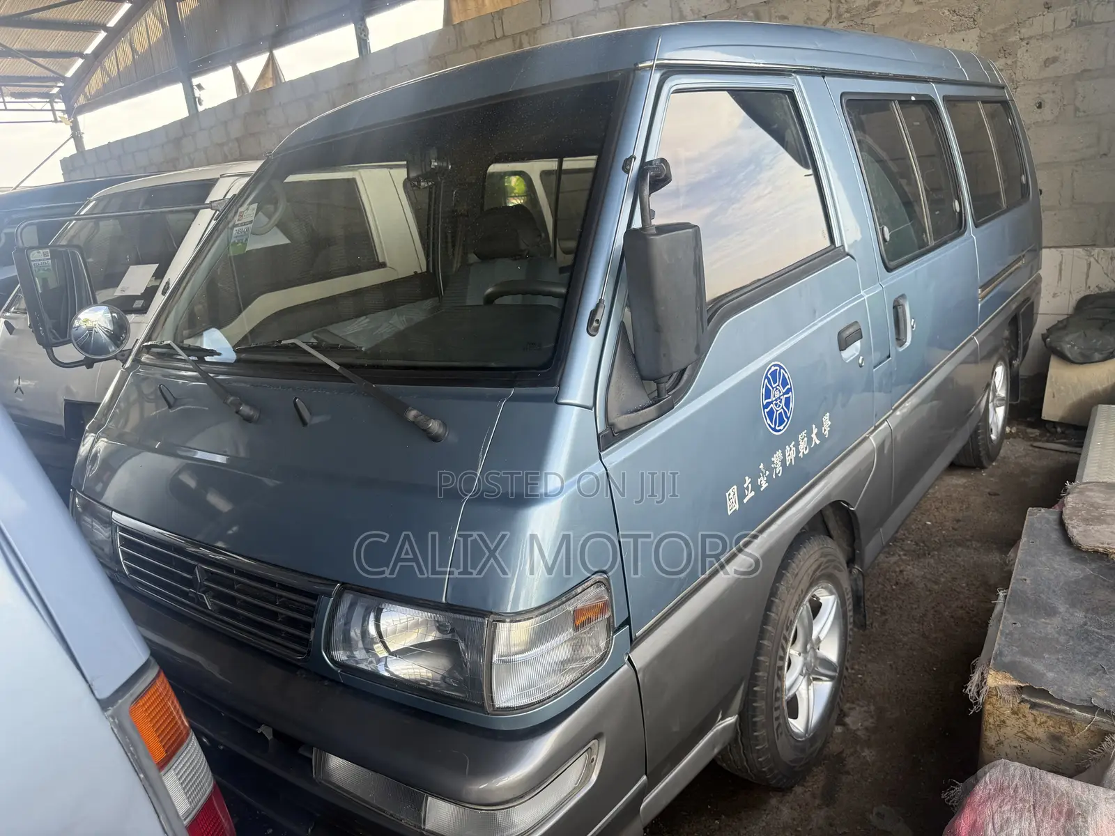 Mitsubishi L300 2008 Blue