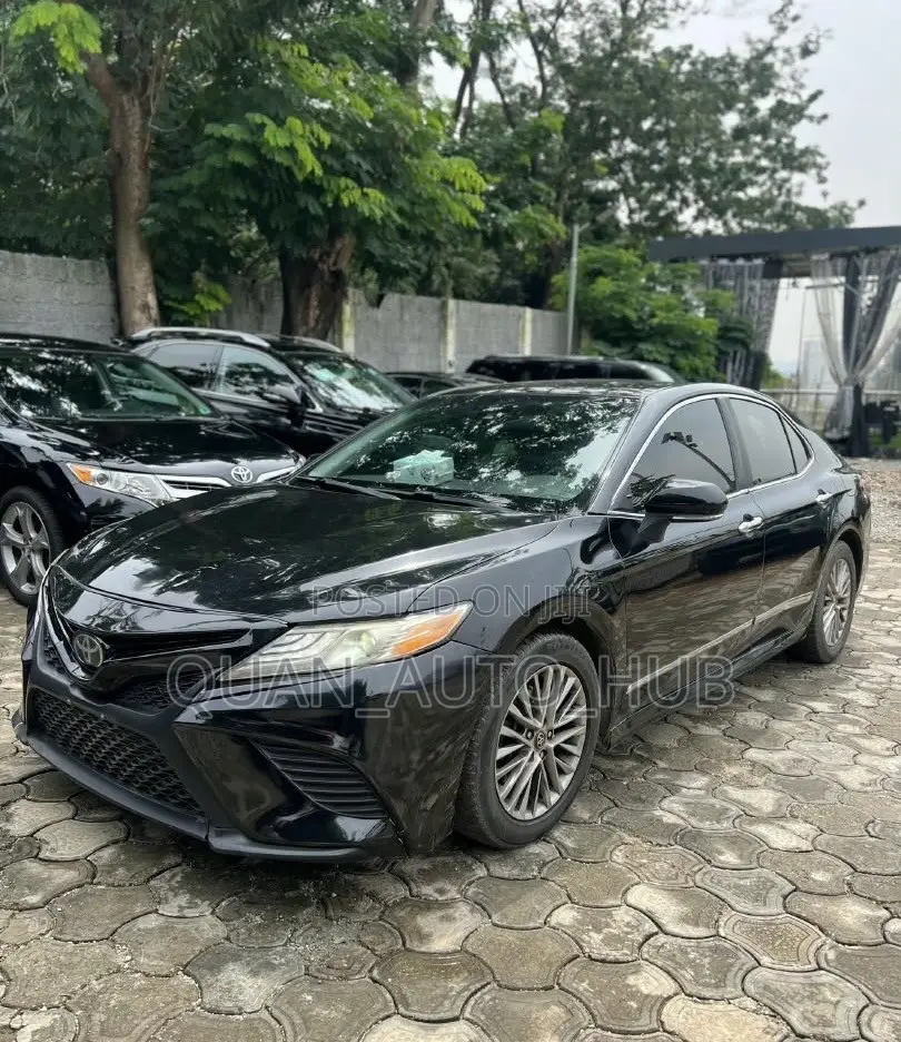 Toyota Camry LE FWD (2.5L 4cyl 8AM) 2018 Black