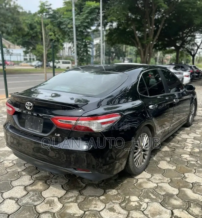 Toyota Camry LE FWD (2.5L 4cyl 8AM) 2018 Black
