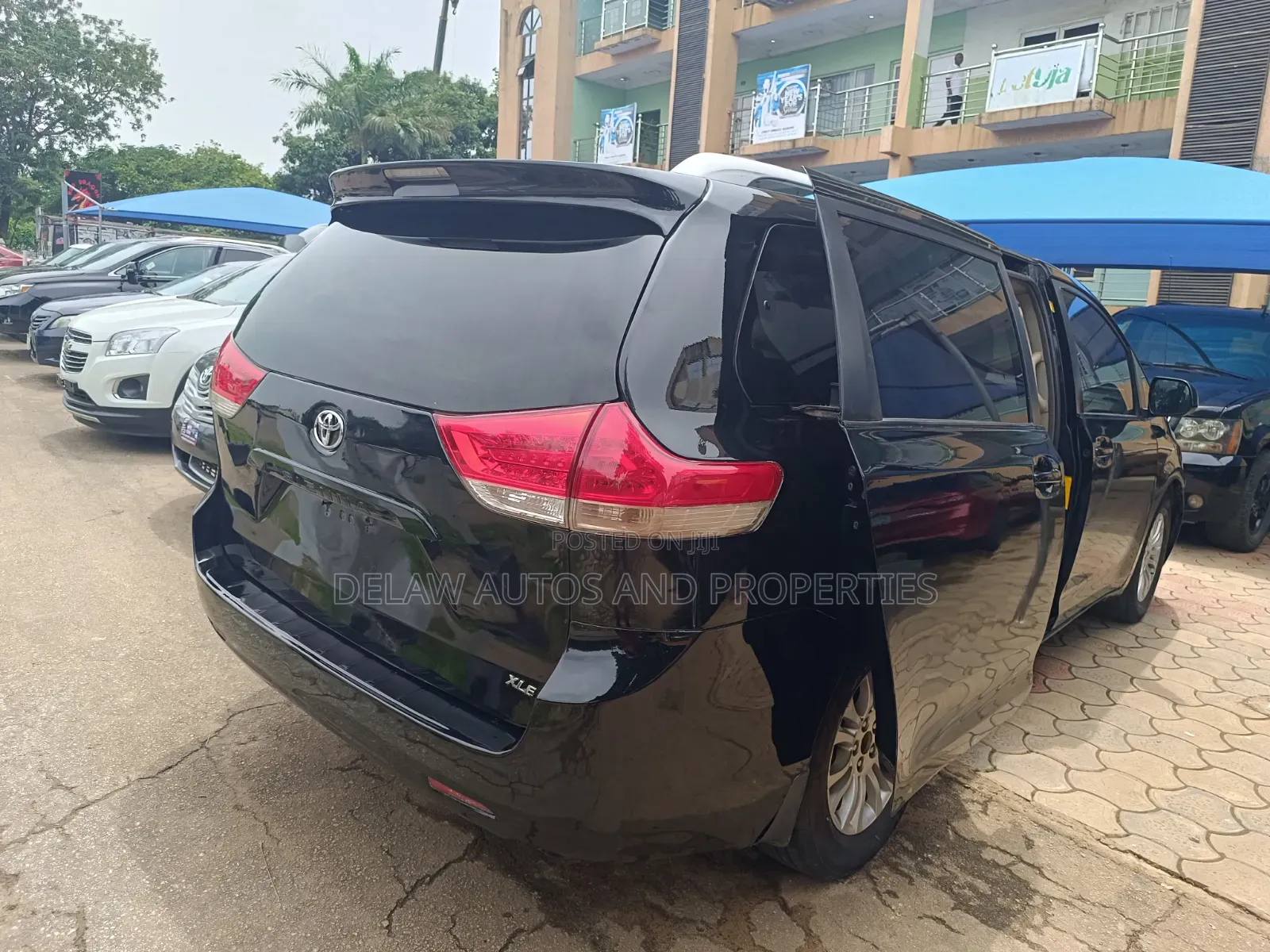 Toyota Sienna 2011 Black