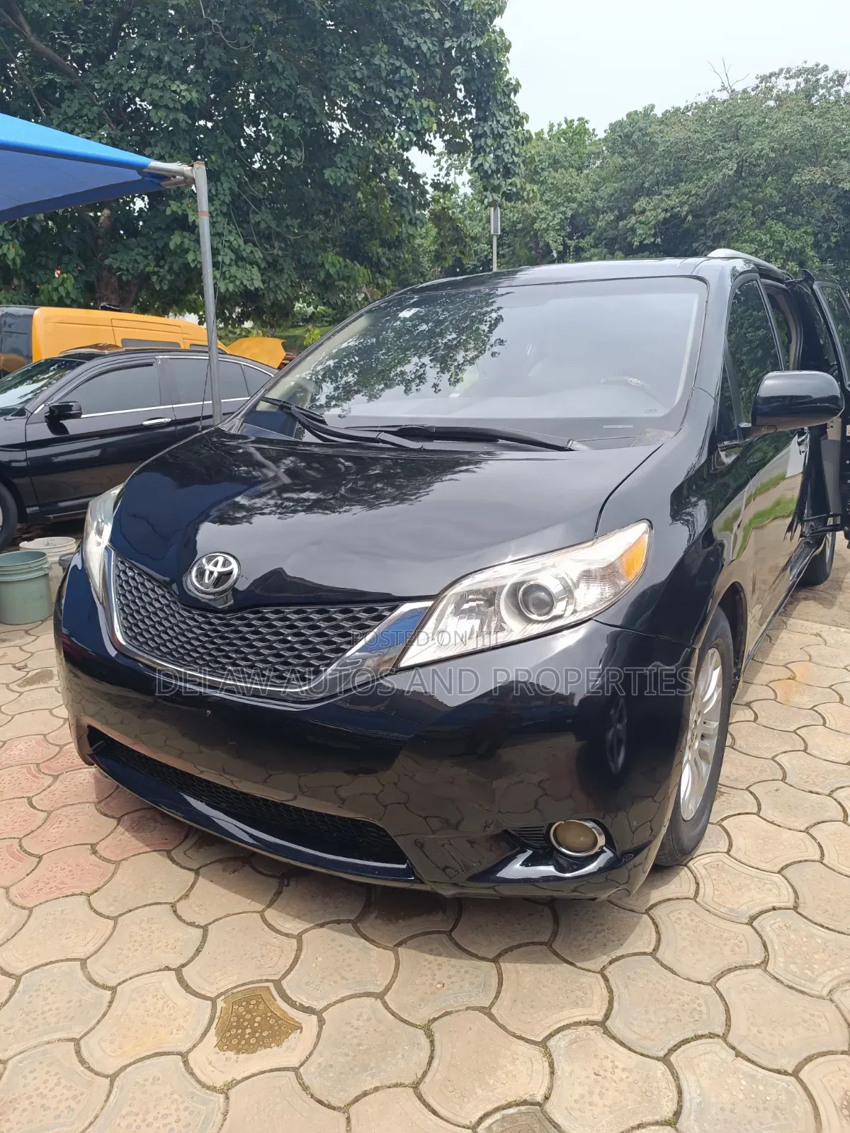 Toyota Sienna 2011 Black