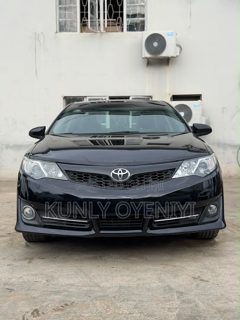 Toyota Camry SE 4dr Sedan (2.5L 4cyl 6A) 2013 Black