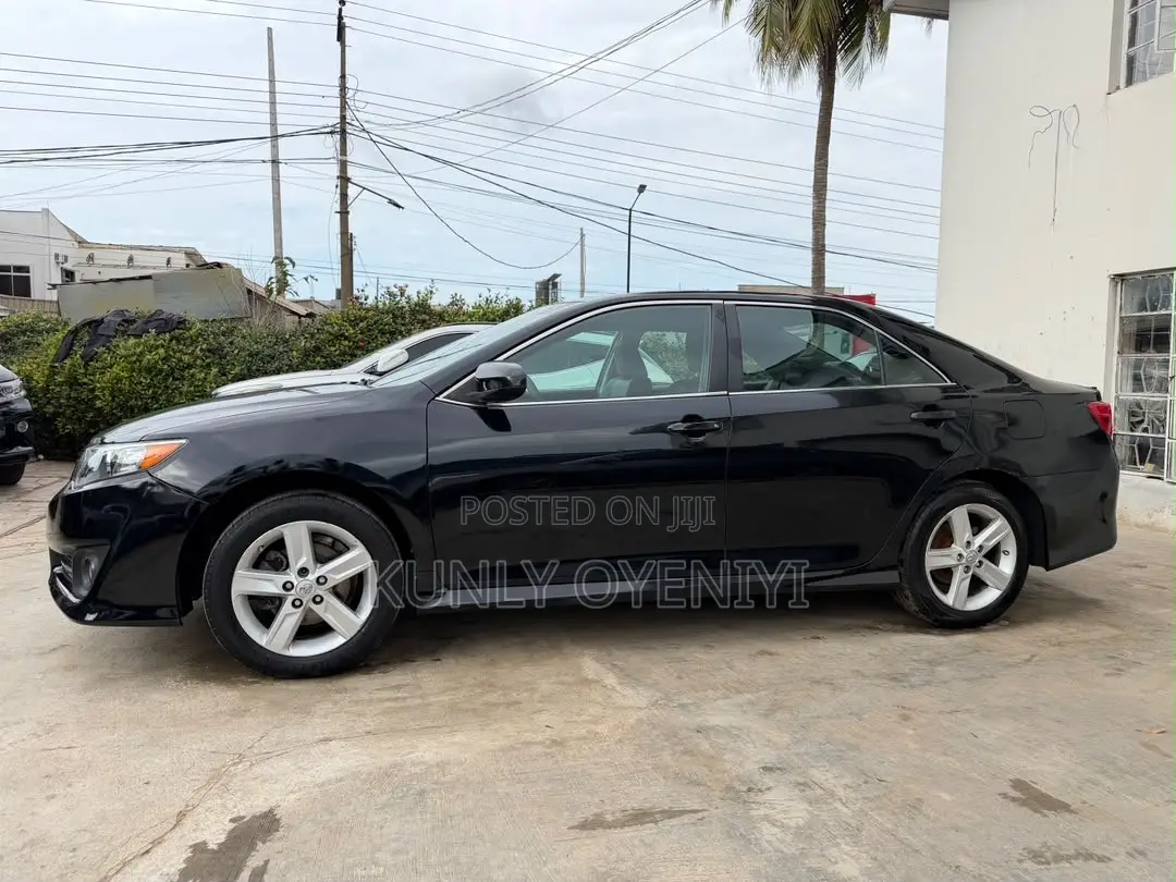 Toyota Camry SE 4dr Sedan (2.5L 4cyl 6A) 2013 Black