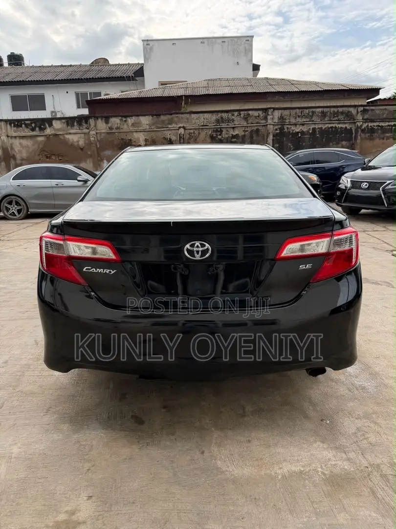 Toyota Camry SE 4dr Sedan (2.5L 4cyl 6A) 2013 Black