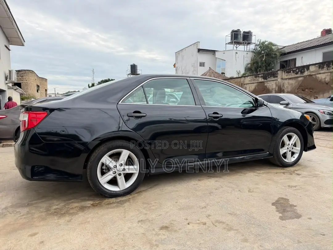 Toyota Camry SE 4dr Sedan (2.5L 4cyl 6A) 2013 Black