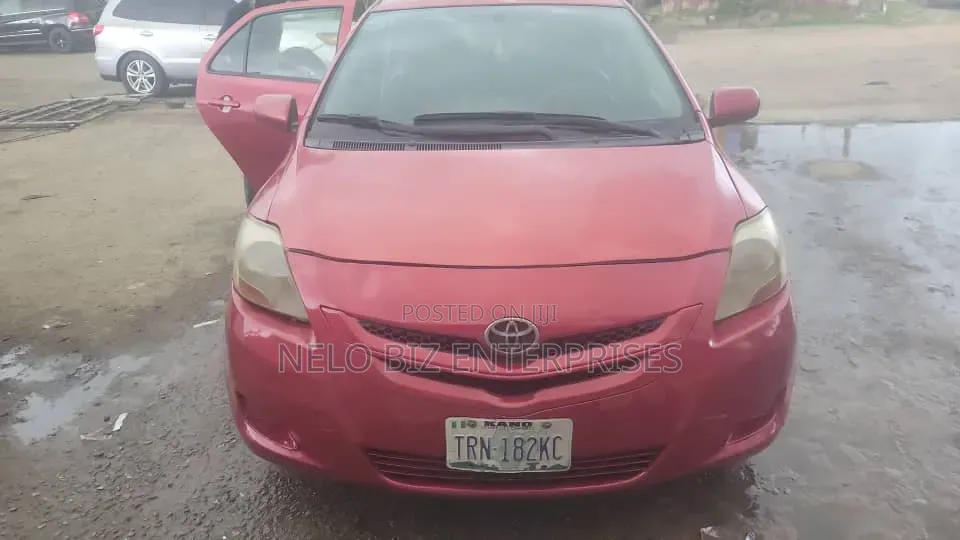Toyota Yaris 2008 Red