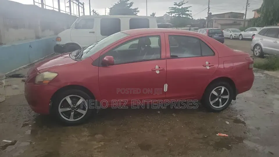 Toyota Yaris 2008 Red