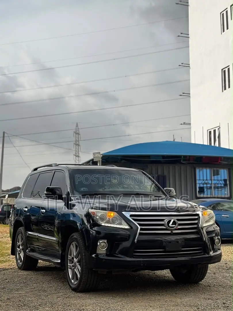 Lexus LX 570 AWD 2013 Black