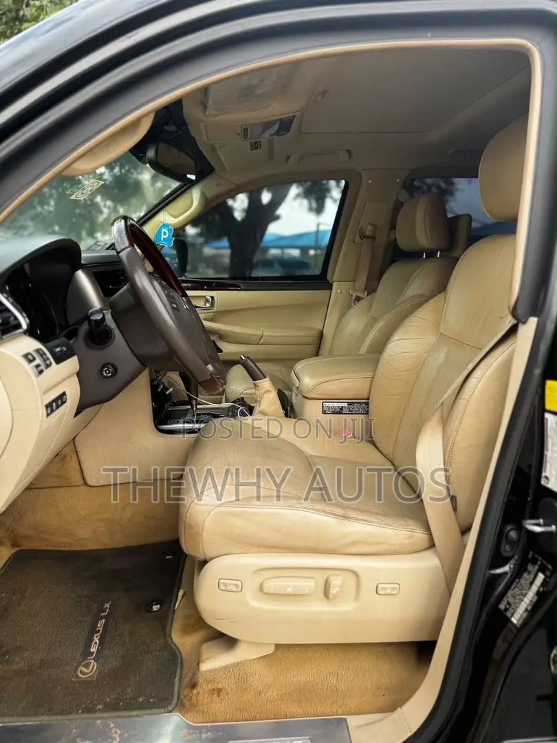 Lexus LX 570 AWD 2013 Black