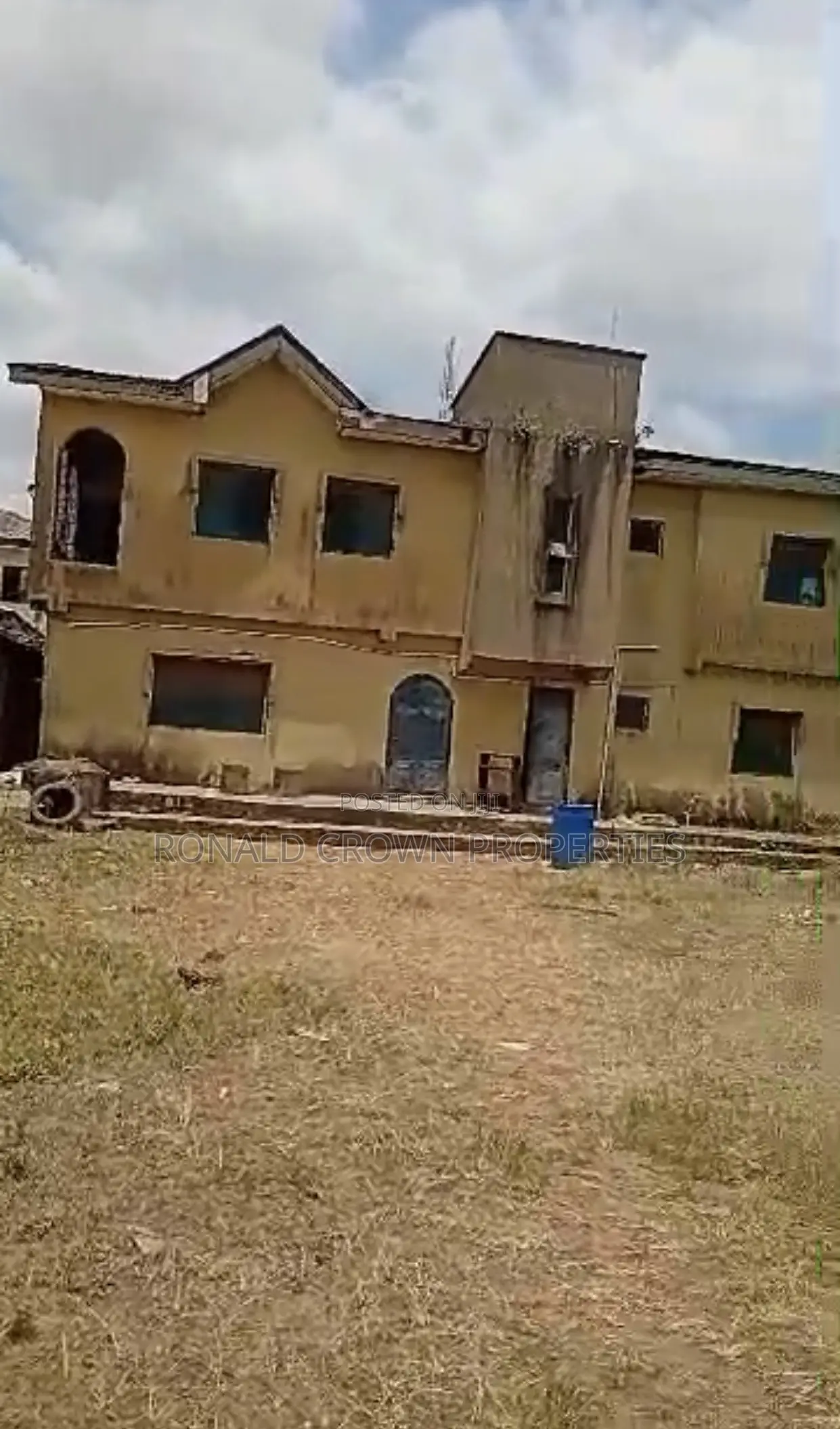 3bdrm Apartment in Bucknor for sale
