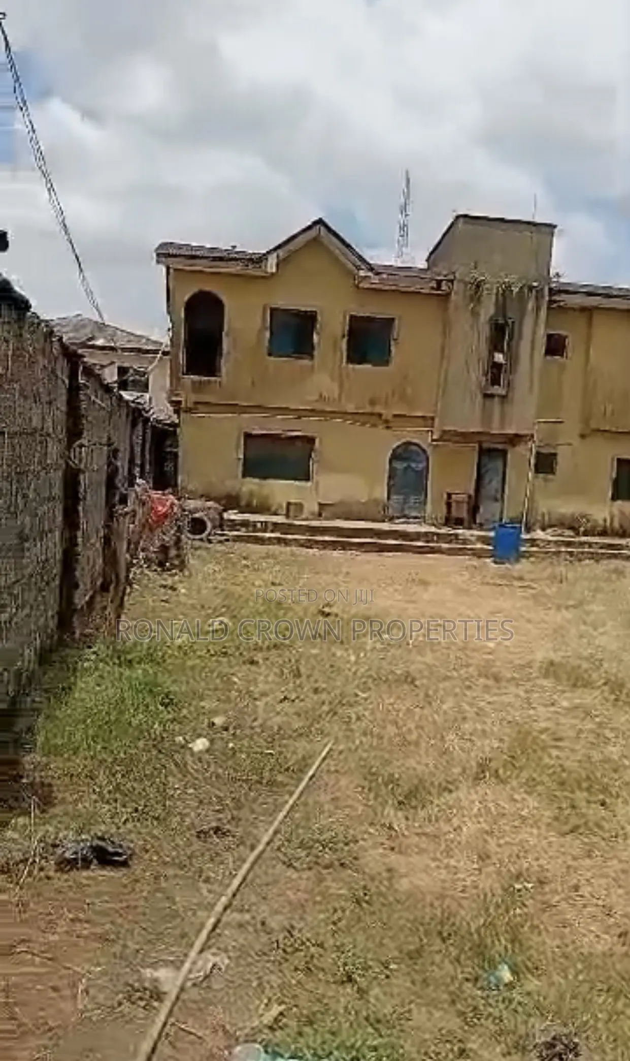 3bdrm Apartment in Bucknor for sale