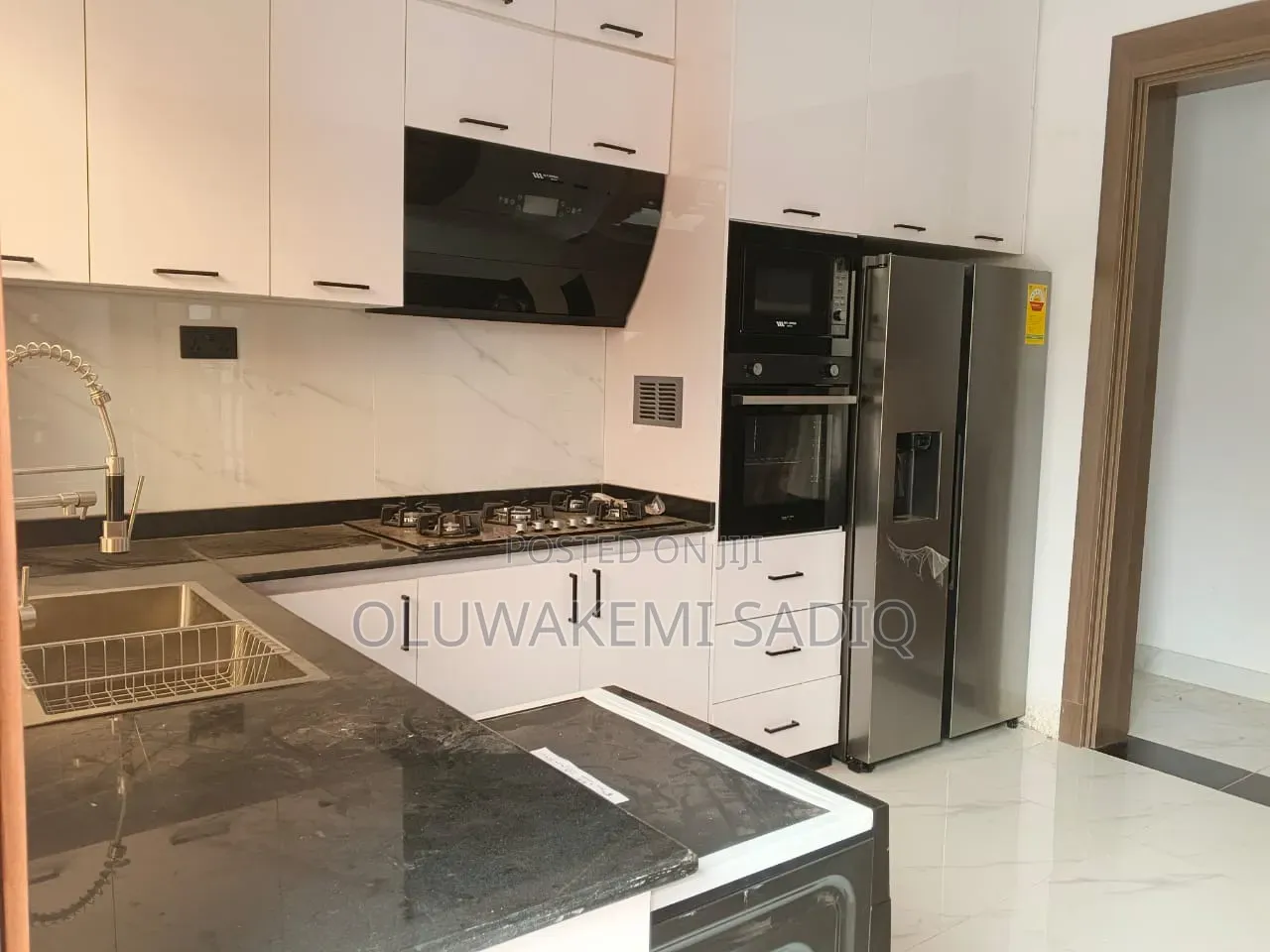 5bdrm Duplex in Ikeja Gra for sale