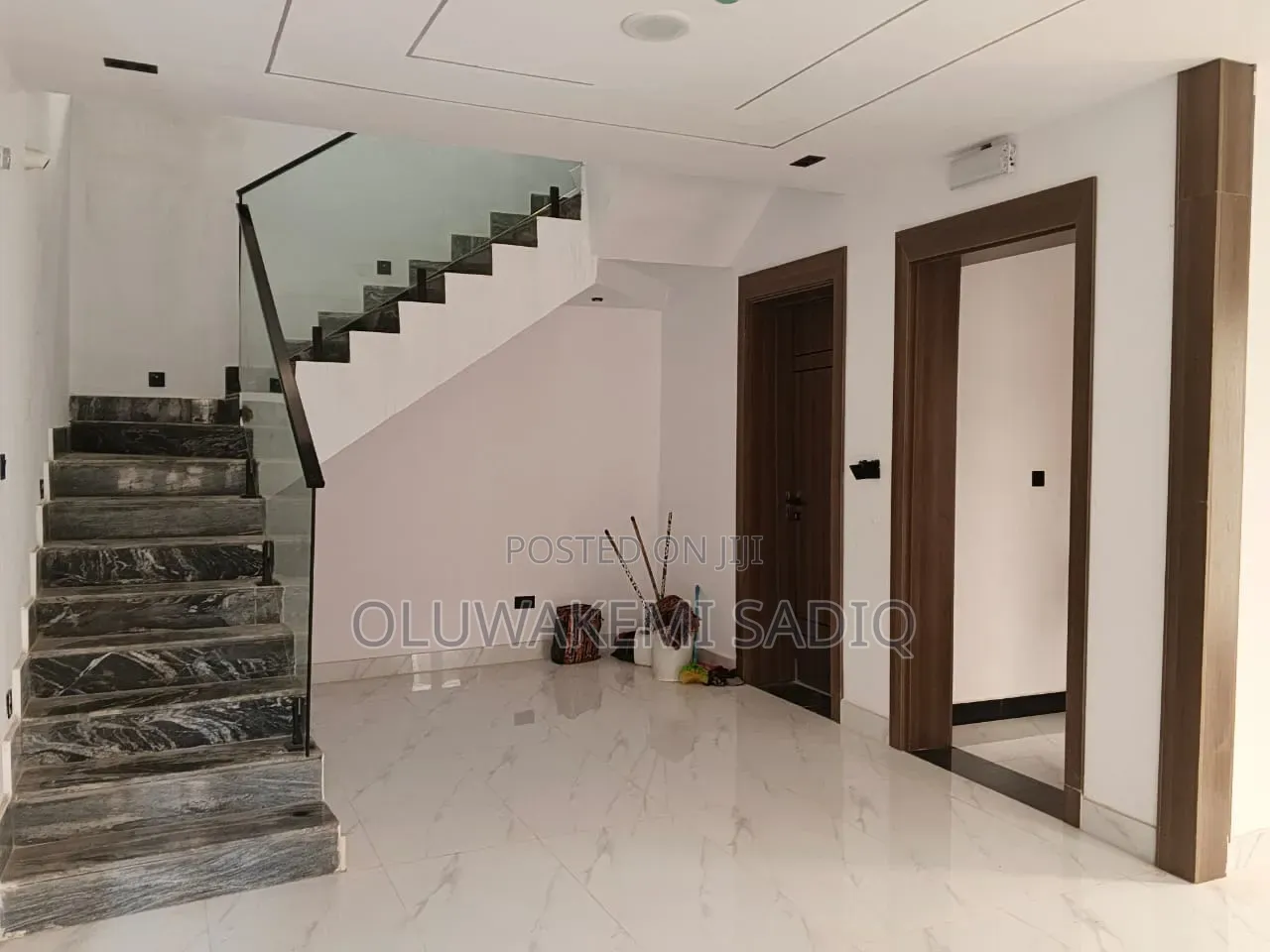5bdrm Duplex in Ikeja Gra for sale