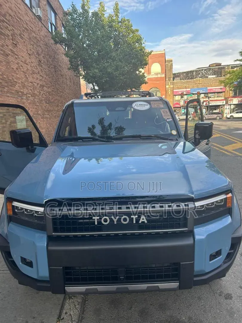Toyota Land Cruiser Prado 2.4 Petrol 2025 Blue