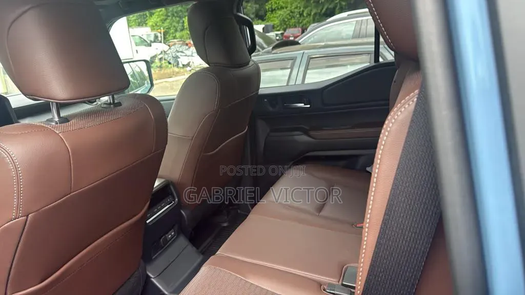 Toyota Land Cruiser Prado 2.4 Petrol 2025 Blue