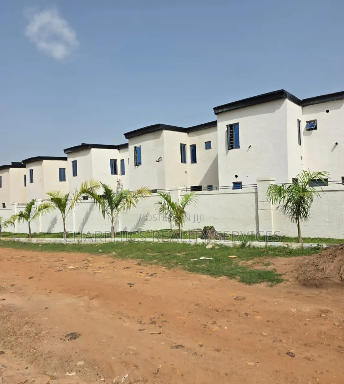 4bdrm Duplex in Gaduwa for sale