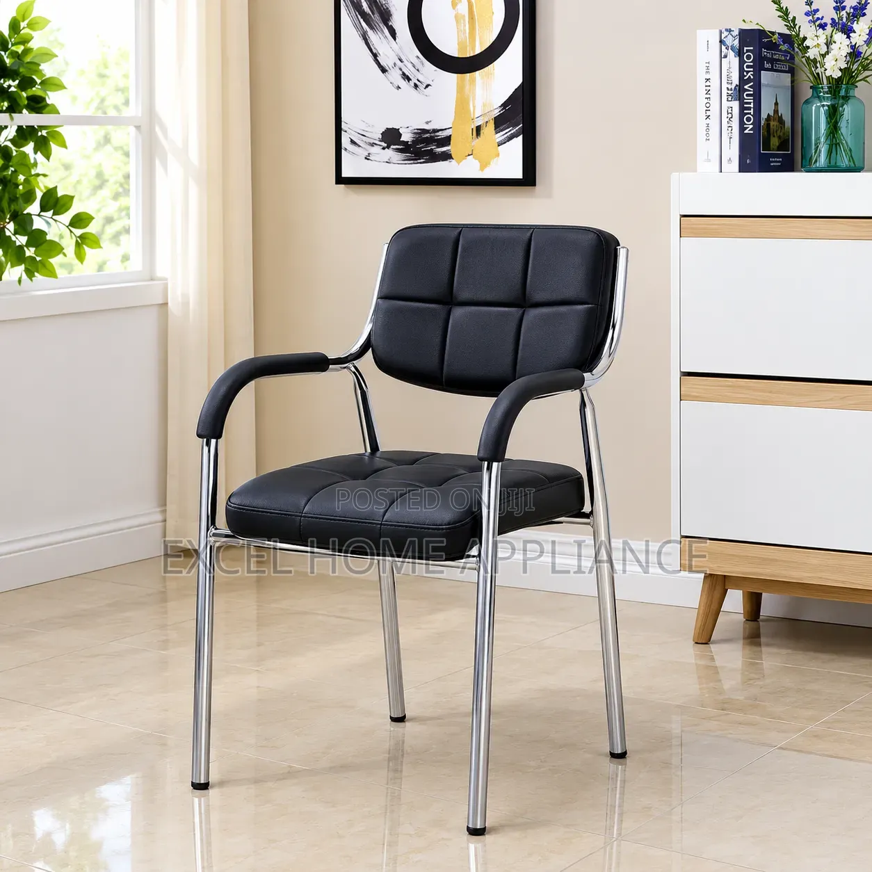 Elegant Black Four-Leg Visitor’s Chair
