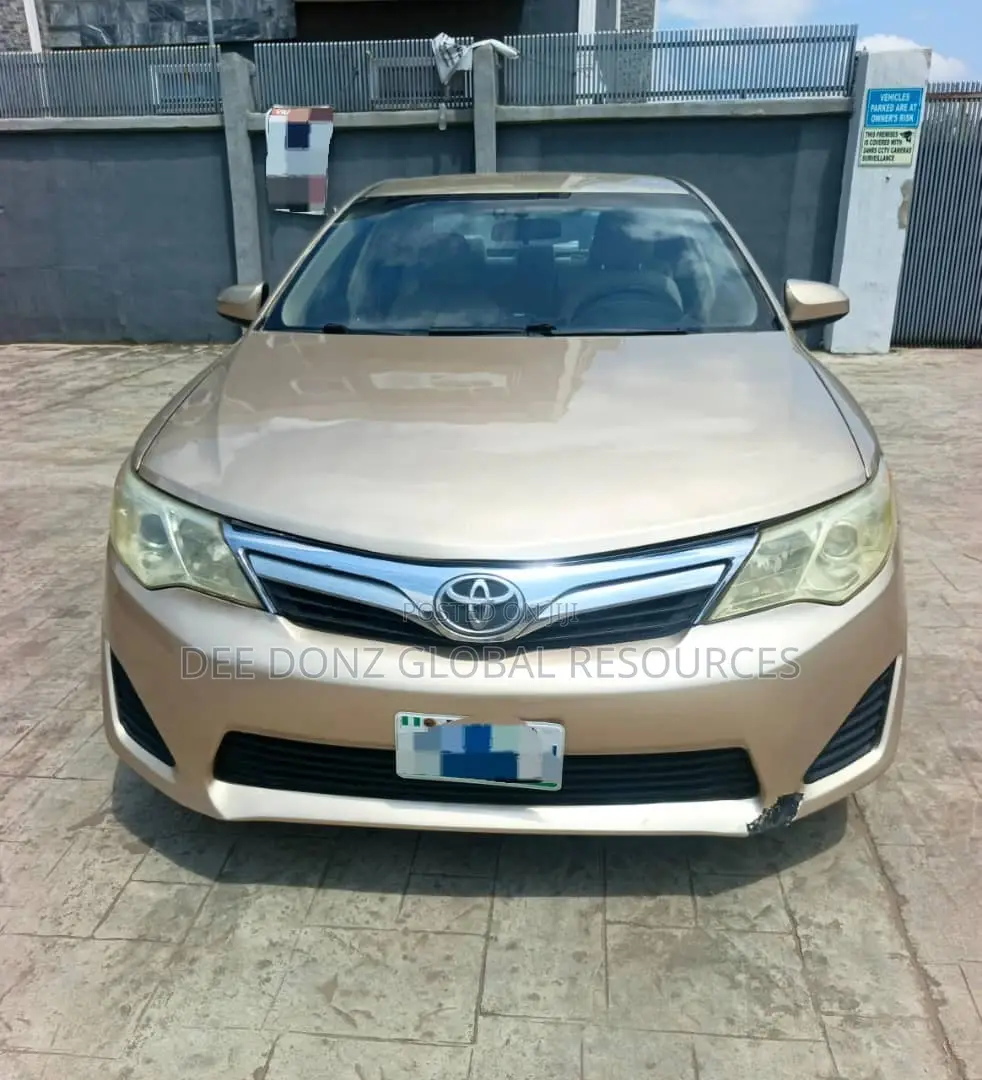 Toyota Camry 2013 Gold