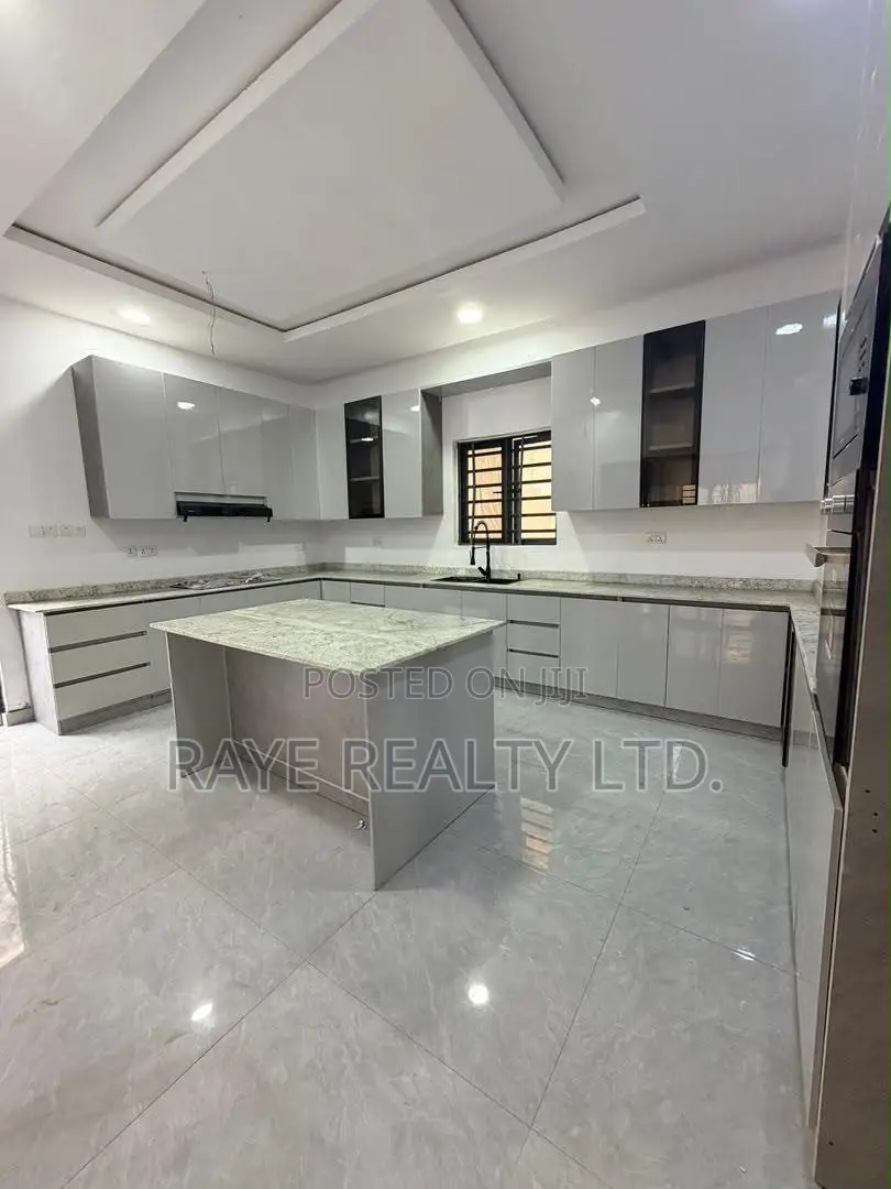 5bdrm Duplex in Ikeja for sale