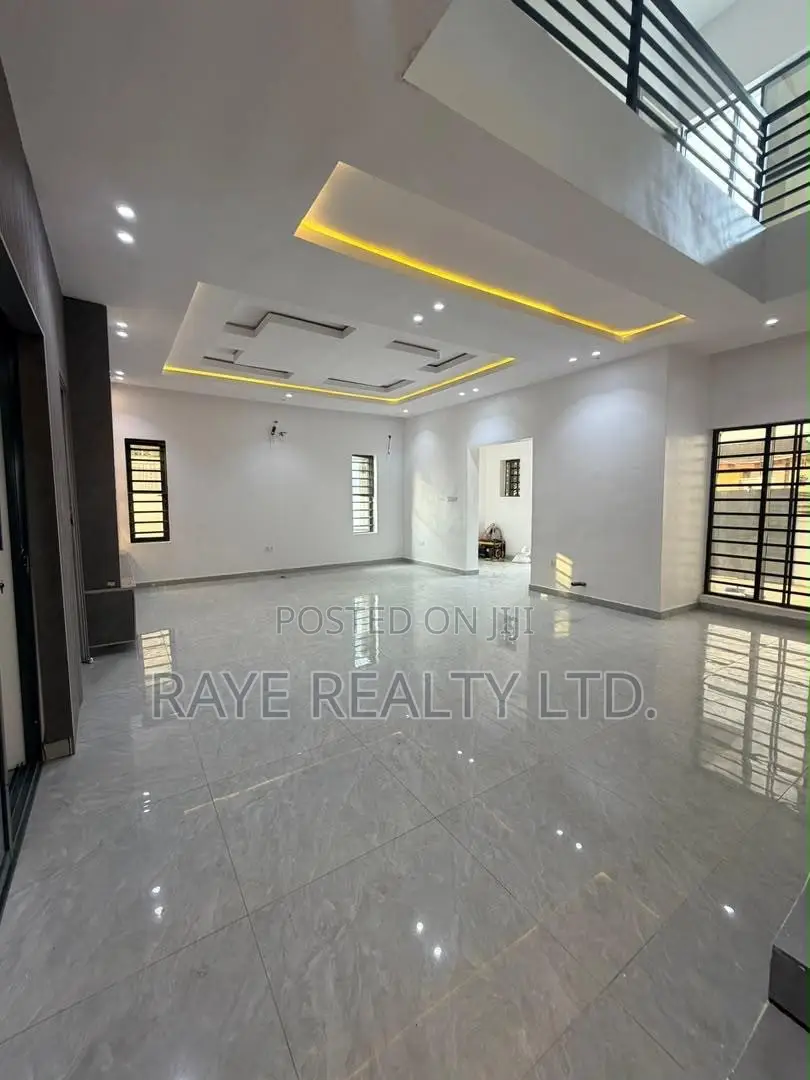 5bdrm Duplex in Ikeja for sale