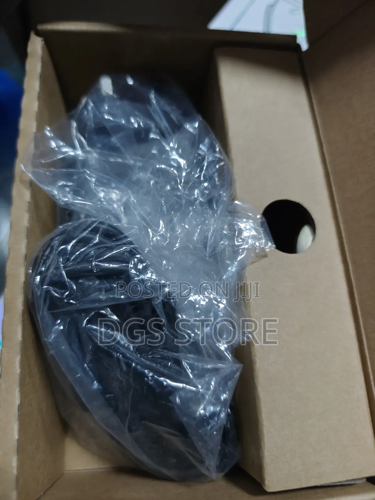 Open Box Lenovo AMD Ryzen Z2 Go 16/512gb