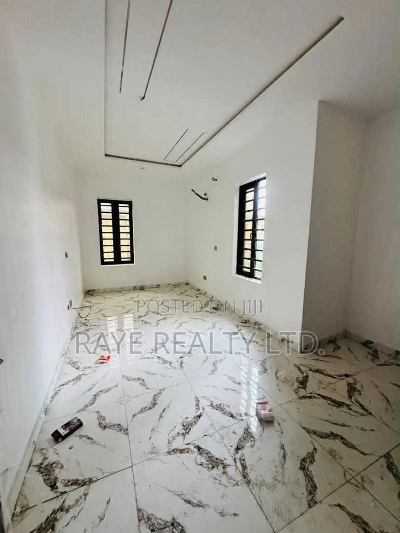 4bdrm Duplex in Ikeja for sale