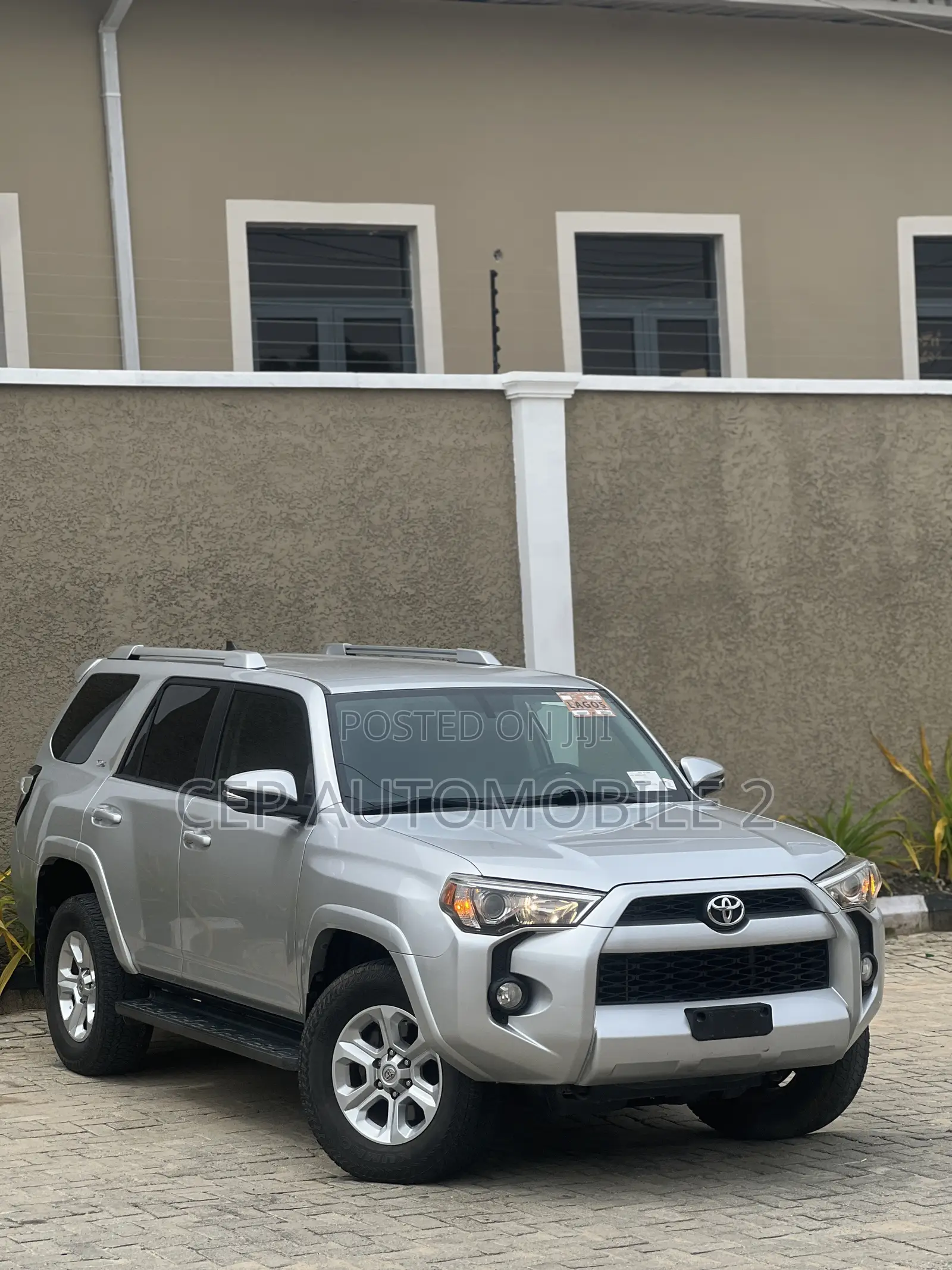 Toyota 4-Runner SR5 4dr 4x4 (4.0L 6cyl 5A) 2017 Silver