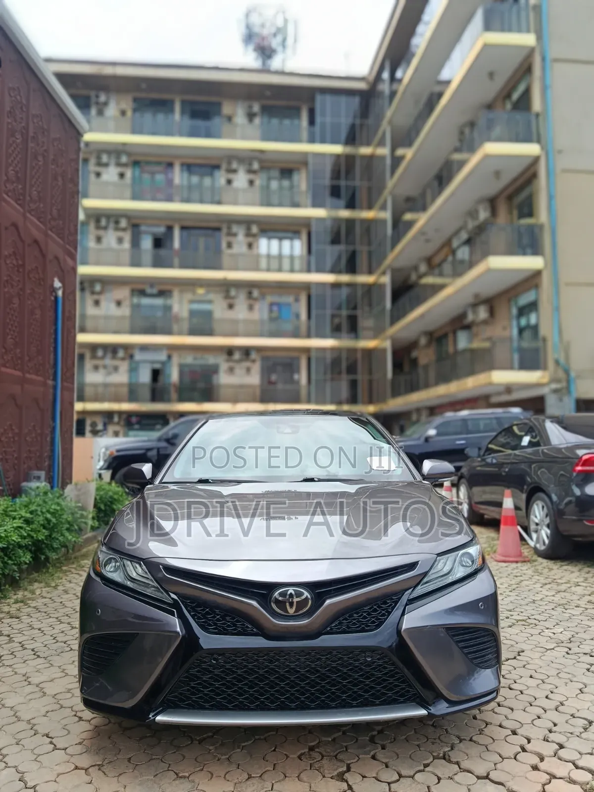 Toyota Camry XSE FWD (2.5L 4cyl 8AM) 2018 Gray