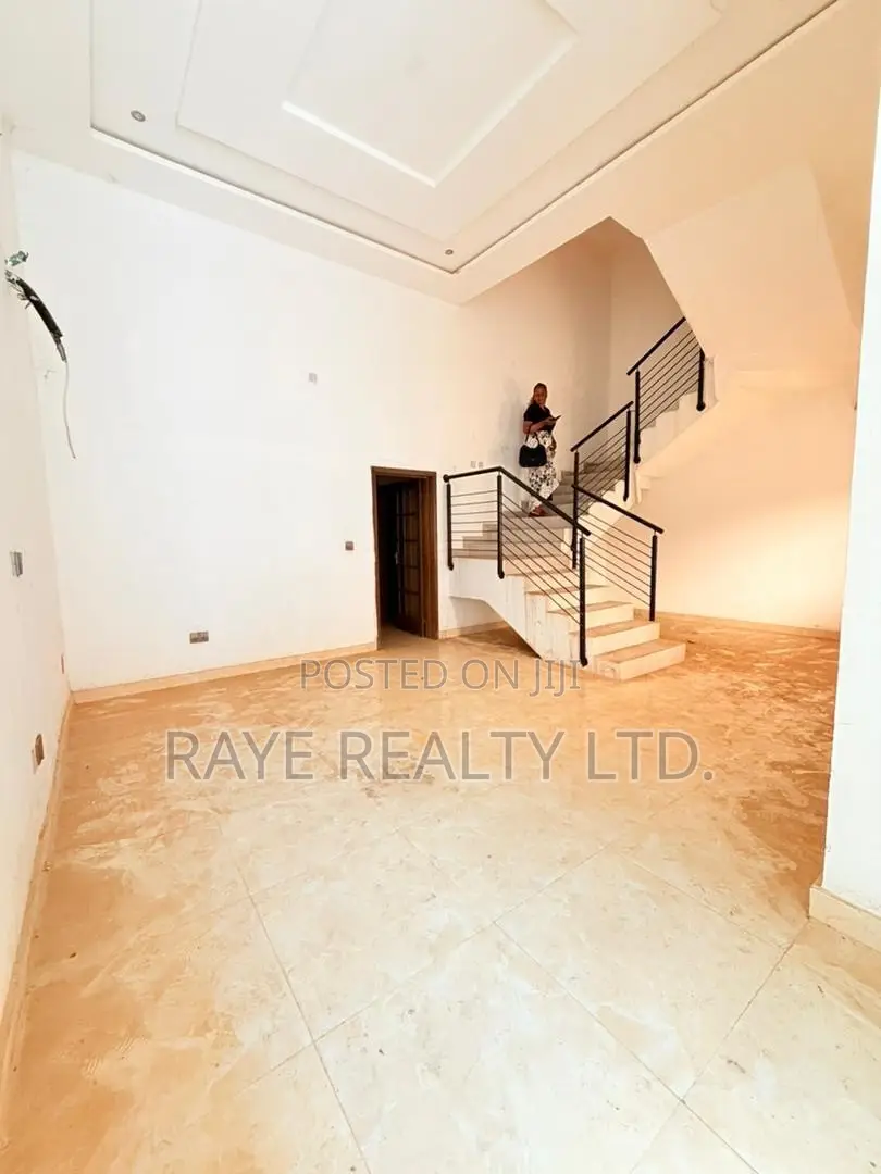 4bdrm Duplex in Allen Avenue for sale
