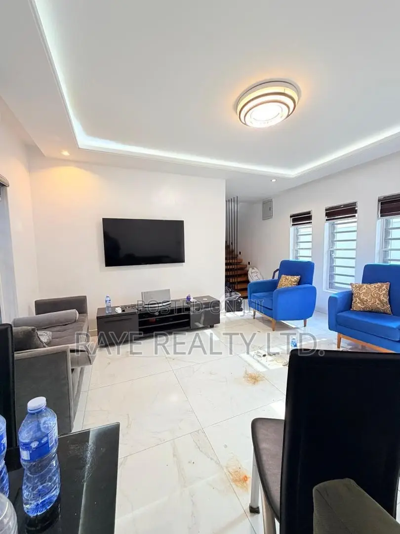 4bdrm Duplex in Ikeja for sale