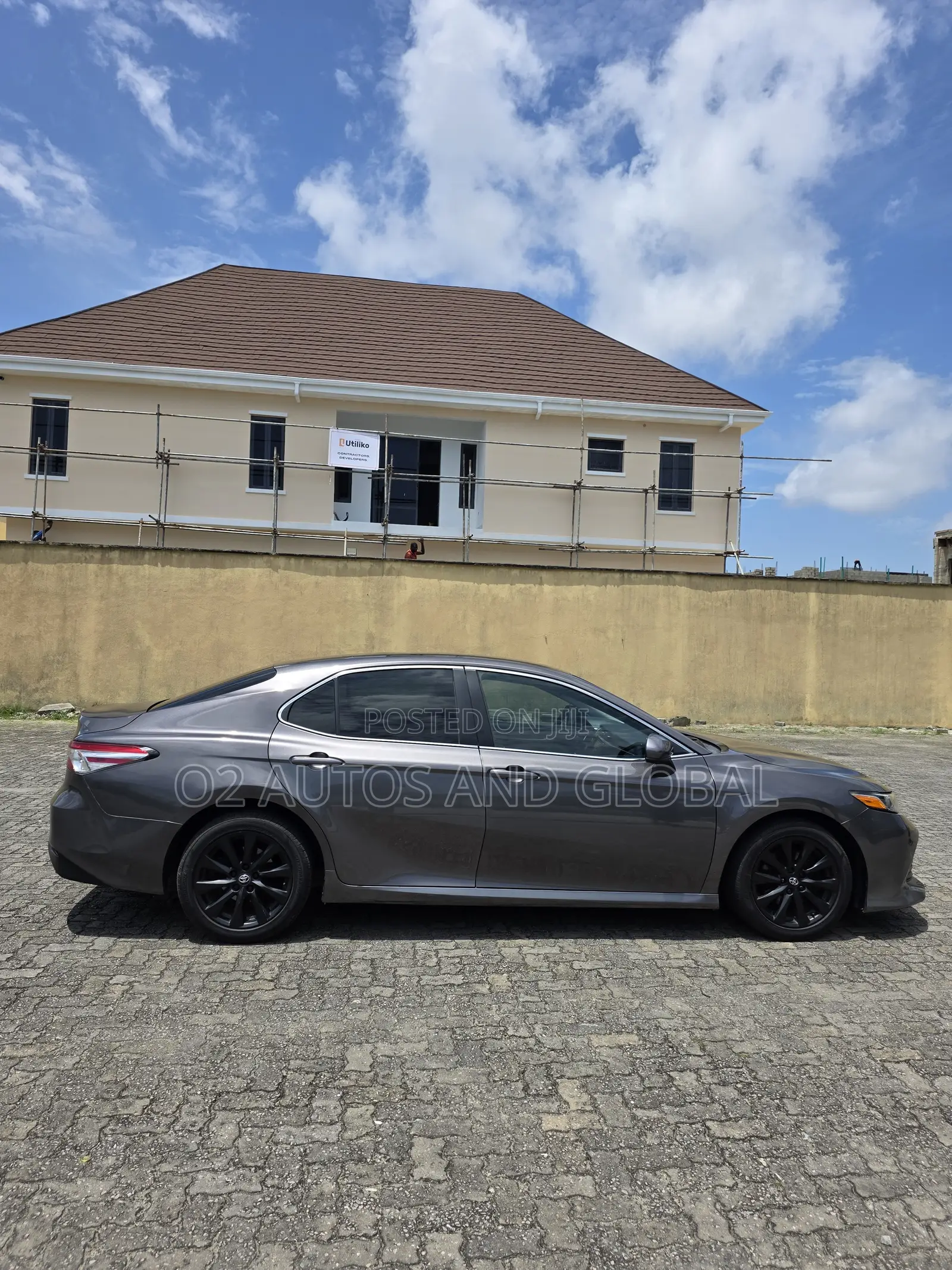 Toyota Camry LE FWD (2.5L 4cyl 8AM) 2018 Gray